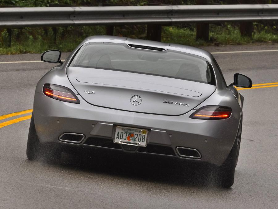  Mercedes-Benz SLS AMG GT 2012 года  (US) (фото 5 из 27)